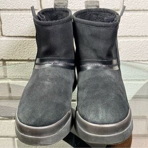 Woman Black Slip-On Winter Boots
